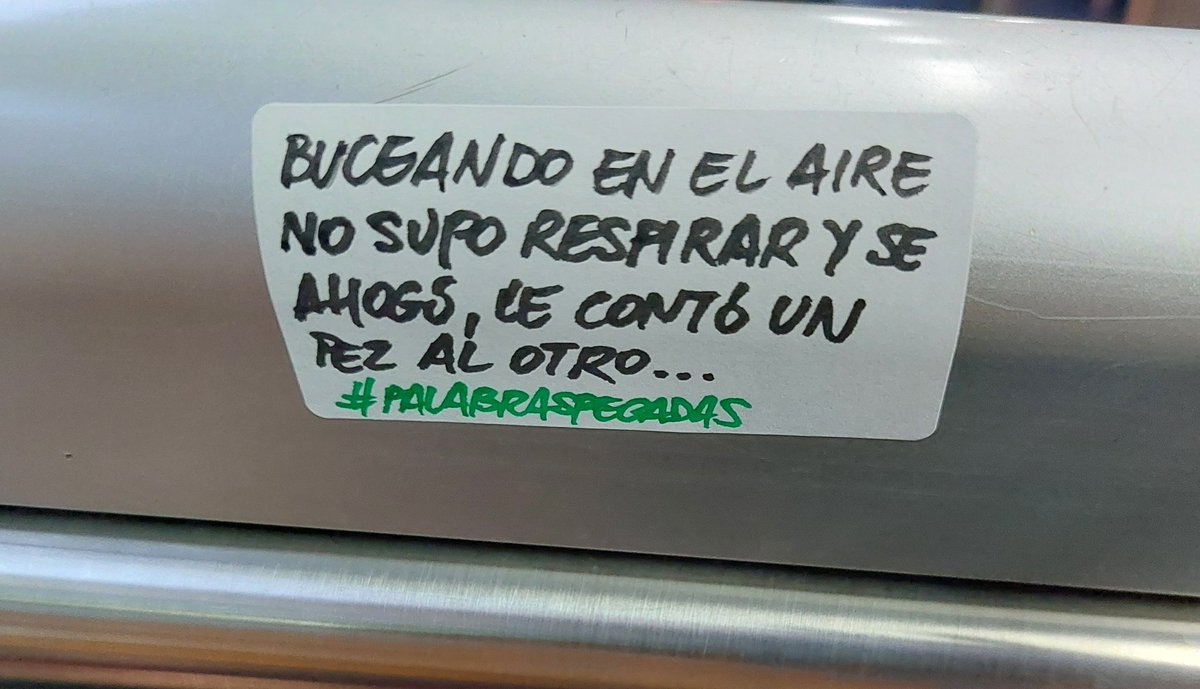 nbaumon's tweet photo. Visto en el bus ...
#palabraspegadas https://t.co/m2S8t19zpX