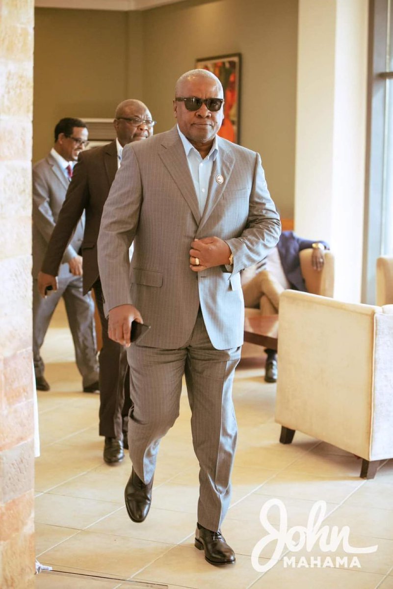 Politics aside, Mahama actually looks like the real President. There’s something Presidential about him.