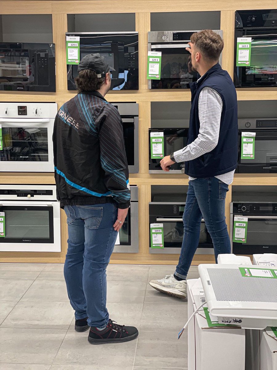 Fidel_k4's tweet photo. #tousmobilises aujourd’hui,découverte des métiers chez #envie #orleans pour nos publics résidant les quartiers prioritaires #qpv une matinée riche en échange et en partage 
@driss_1402 @christellevanc2 @patrick_boissy @EnvieOrleans https://t.co/B3XdSzLyra