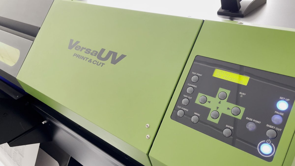 Beim UV-Digitaldruck werden UV-Tinten eingesetzt. Sie weisen eine lange Licht- und Witterungsbeständigkeit auf und eignen sich sowohl für Innen- als auch Außenanwendungen. 
Unsere Produkte: betterdigital.de/unsere-produkt…
#digitaldruck, #aufkleber, #schilder, #schilderdruck, #bedrucken