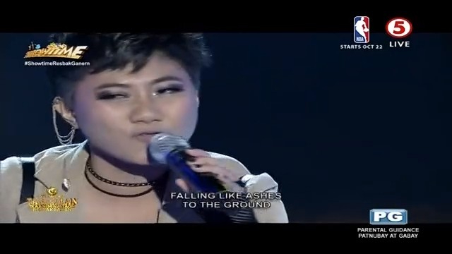 TV5manila's tweet photo. Mga boses na nagpapagalingan sa biritan, sa pangatlong araw ng ating Resbakbakan week sa Tawag ng Tanghalan!🎤🎤🎙️🎙️

#ShowtimeBeksciting
#ItsShowtimeTV5
#IBAngSayaPagSamaSama https://t.co/gnsQH0S0Qo