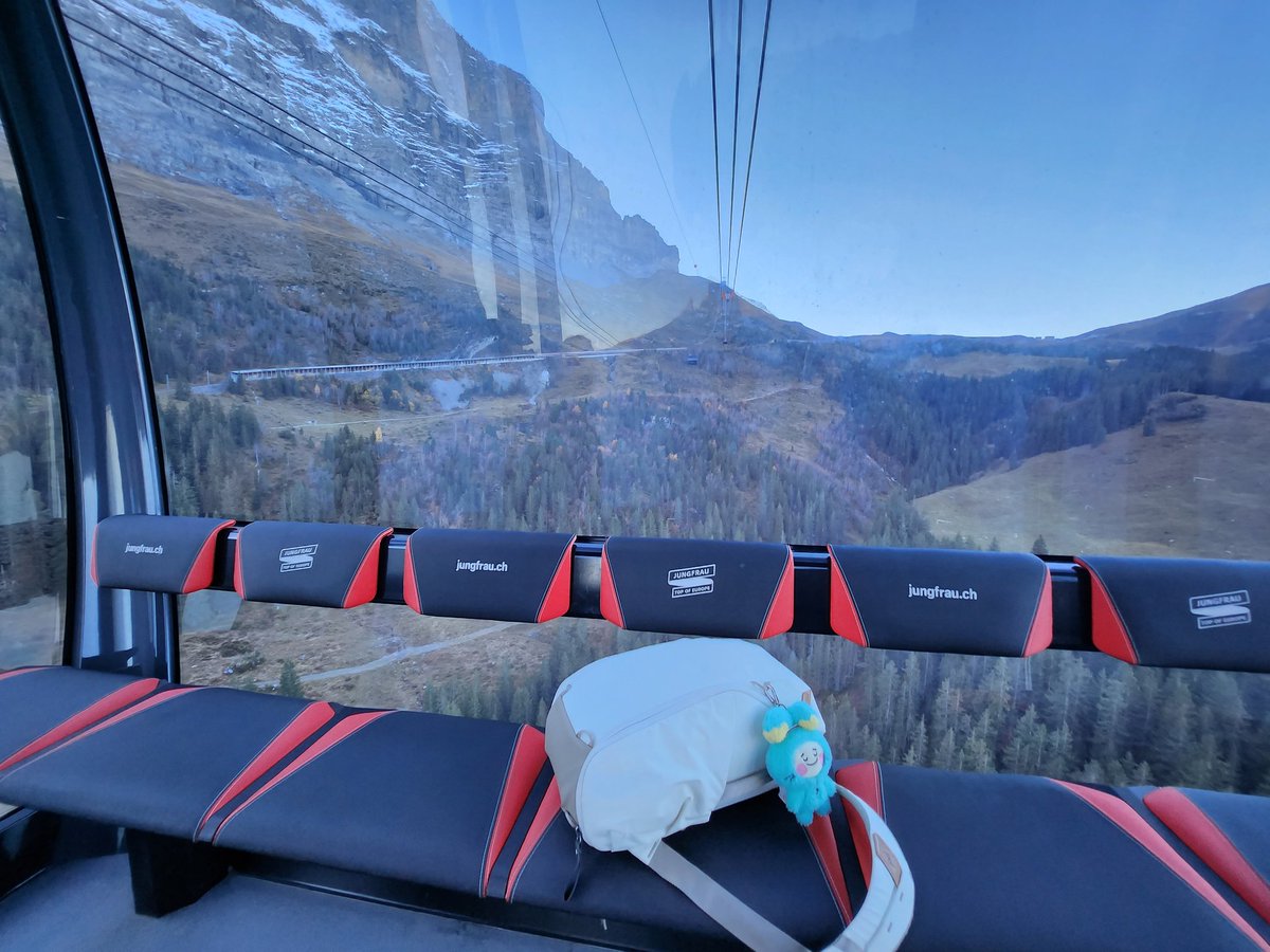 aeyoak's tweet photo. วันนี้จะไปจุงเฟรากันครับ เลือกขึ้นทางกระเช้า eiger express วิวสวยมากกกก #BANGYEDAM #Yedee #TREASURE #Truz #Truzwithaey #eigerexpress https://t.co/gKJONuV0g6