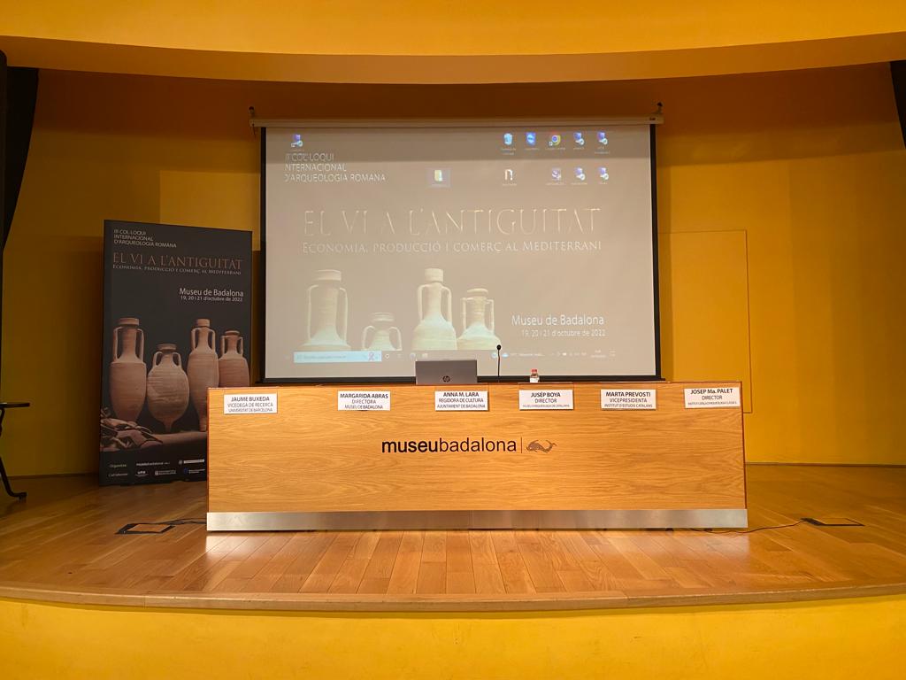 Tot a punt per començar el III Col·loqui d'arqueologia romana sobre 🍇El vi a l'Antiguitat🍇

Tenim ganes de sentir tot el que ens expliquen els investigadors i especialistes en el tema!

#Badalona #Baetulo #videBaetulo #congrésBaetulo