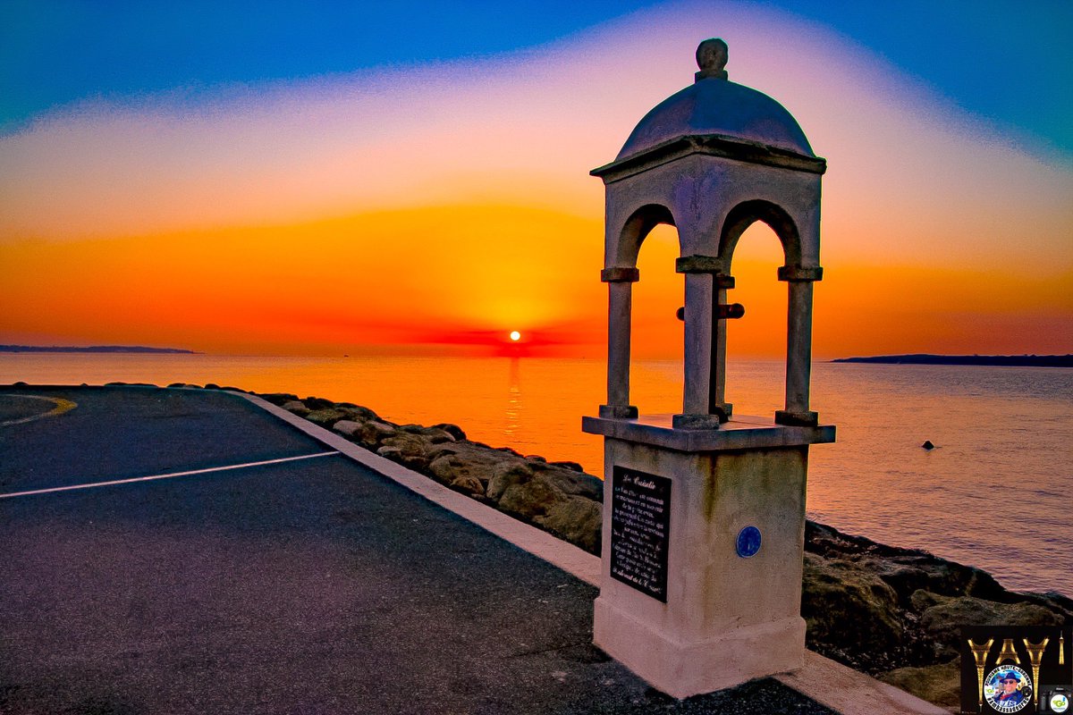 reivaxstgo31's tweet photo. Il y a quelques minutes ce matin depuis la #PointeCroisette à @villecannes encore de belles couleurs au #leverdusoleil qui annonce encore une belle journée #estivale @VisitCotedazur @MeteoCotedAzur @Cannes_France @cannes_michel @LouDecannes #FranceMagique bonne journée à tous😉 https://t.co/xBb6SARyST