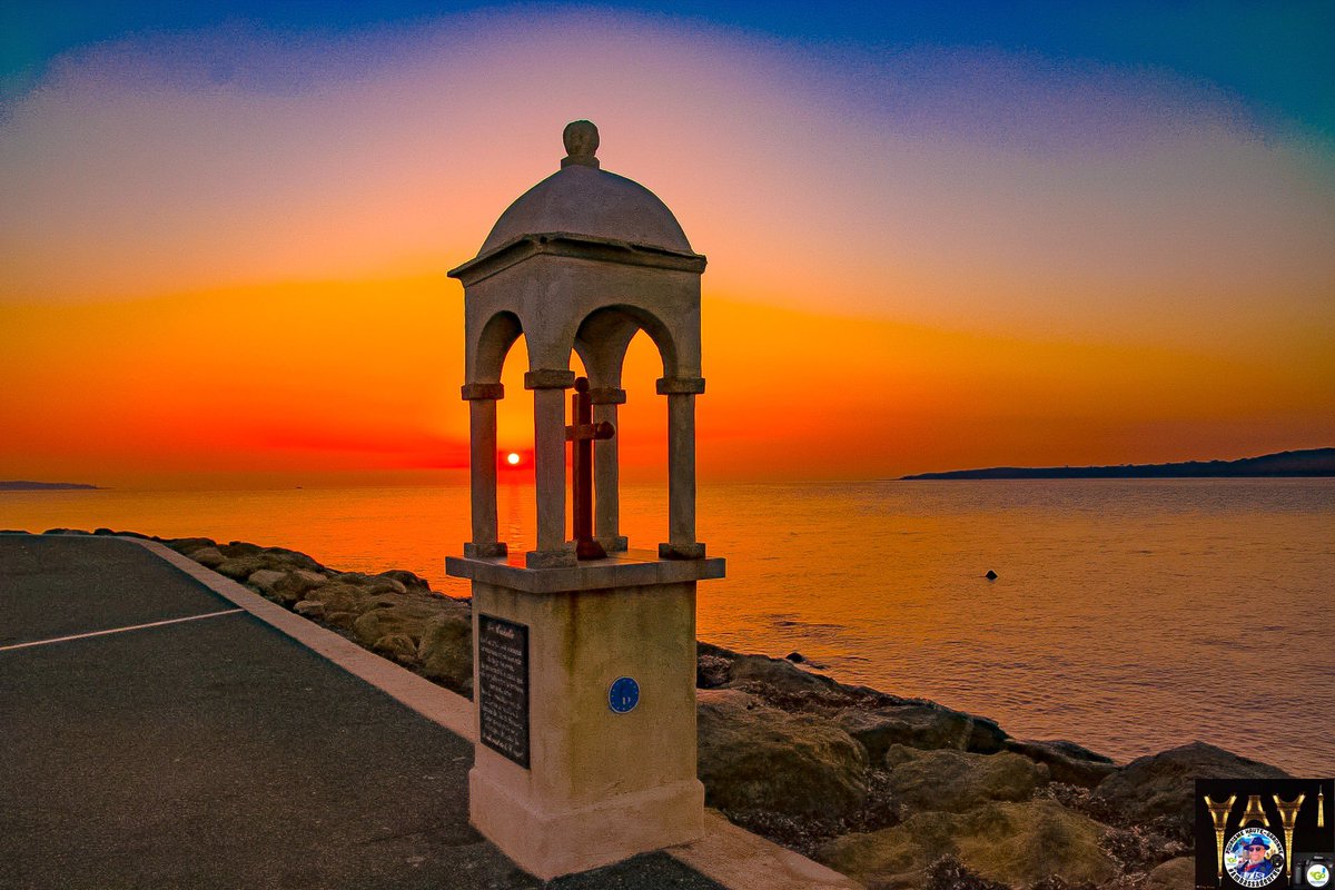 reivaxstgo31's tweet photo. Il y a quelques minutes ce matin depuis la #PointeCroisette à @villecannes encore de belles couleurs au #leverdusoleil qui annonce encore une belle journée #estivale @VisitCotedazur @MeteoCotedAzur @Cannes_France @cannes_michel @LouDecannes #FranceMagique bonne journée à tous😉 https://t.co/xBb6SARyST