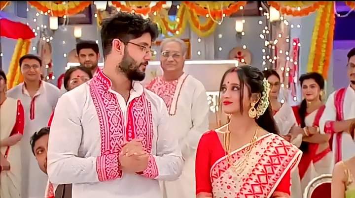 PathakDebosree's tweet photo. @ZeeBanglaTv 
Dear zeebangla team/sir/madan
Humble request to all from fandom of "mithai ",please do not change the time Slot of mithai, a mass fandom will be effected .Mithai has been created a history in bangali serial already..and adrit-soumitrisha are evergreen juti.
Please. https://t.co/34kMiSZpM1