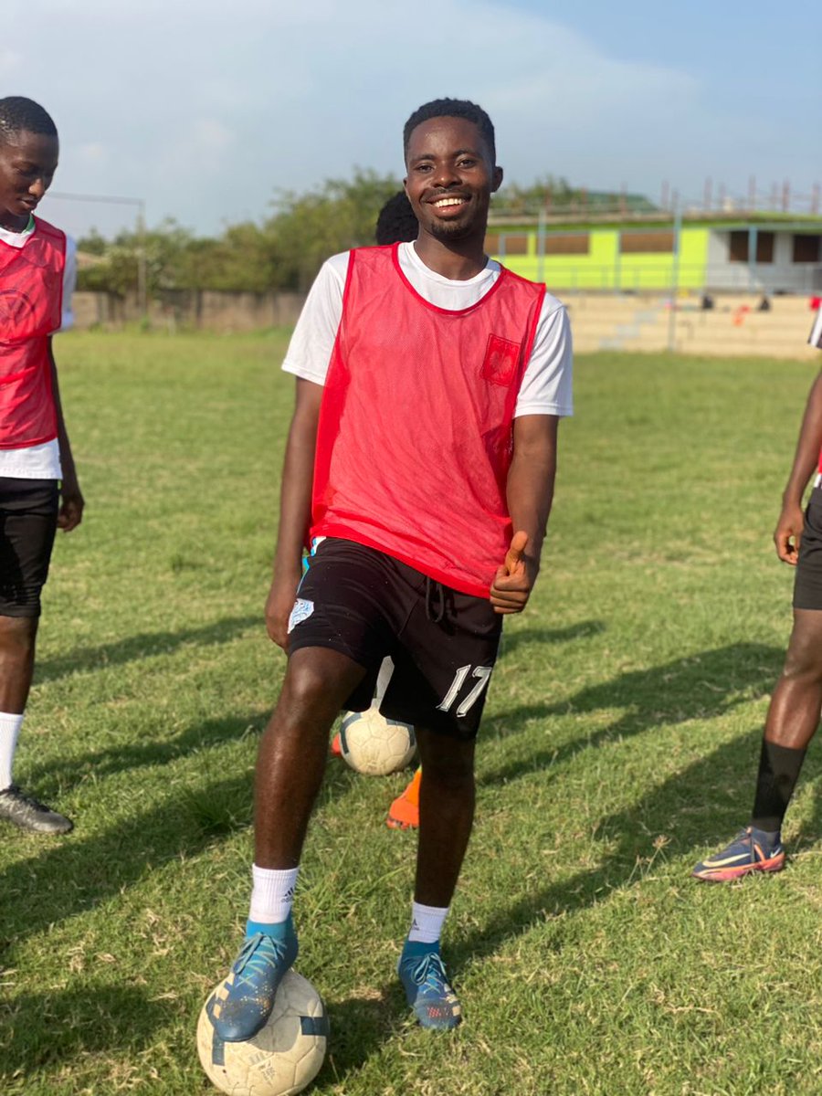AshaimanFc's tweet photo. How to Become a Great Central Defender

Anticipate Opponent's Movement. ...

Controlled Aggression. ...

Be Vocal. ...

Quick, Simple Passes. ...

When in Doubt, Clear the Ball. ...

Stay Calm Regardless of the Situation

#TEAMCITIZEN
#AshaimanCity
#Wednesdaymorningtip https://t.co/Xae7p6nX0x