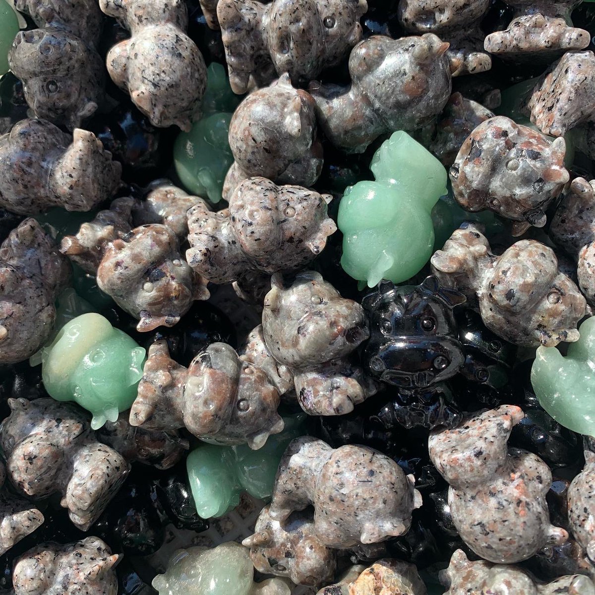 rockeastgem's tweet photo. 2⃣️cute 🐮
3.8usd per piece

#ox #cattle #crystalwholesale #crystalmining #crystalforsale #crystals https://t.co/Y1iXLUiD4W