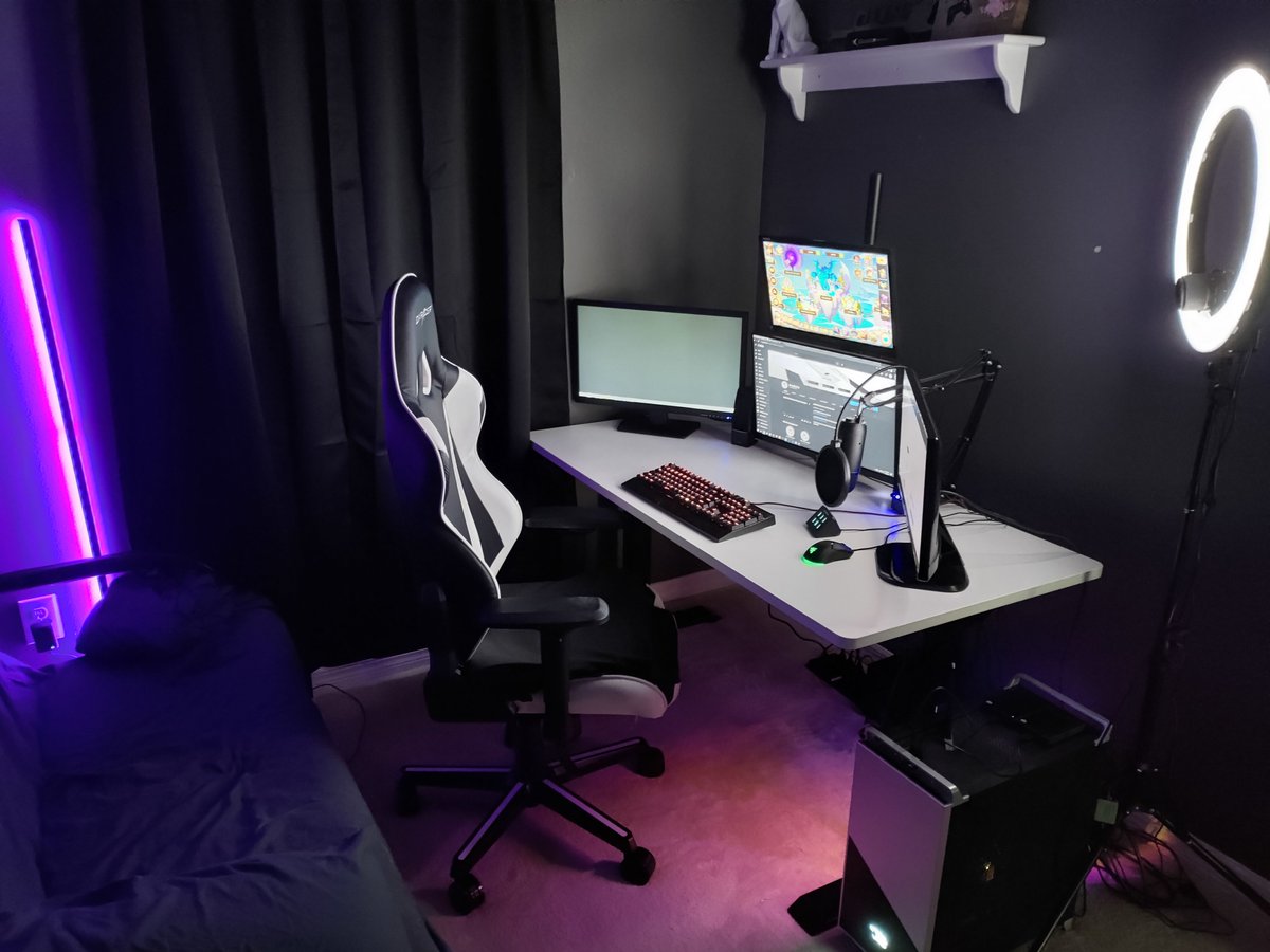 FlexiSpotUK's tweet photo. Having a little competition in life can bring out your excitement! Two more days before Europe's last hope going into the battlefield! Do you believe in RGE?
Cr: Barry Gaming
#flexispotu #standingdesk #flexispotuk #LeagueOfLegends #Worlds2022 #RGEWIN #JDG https://t.co/hJzl8TbTl0