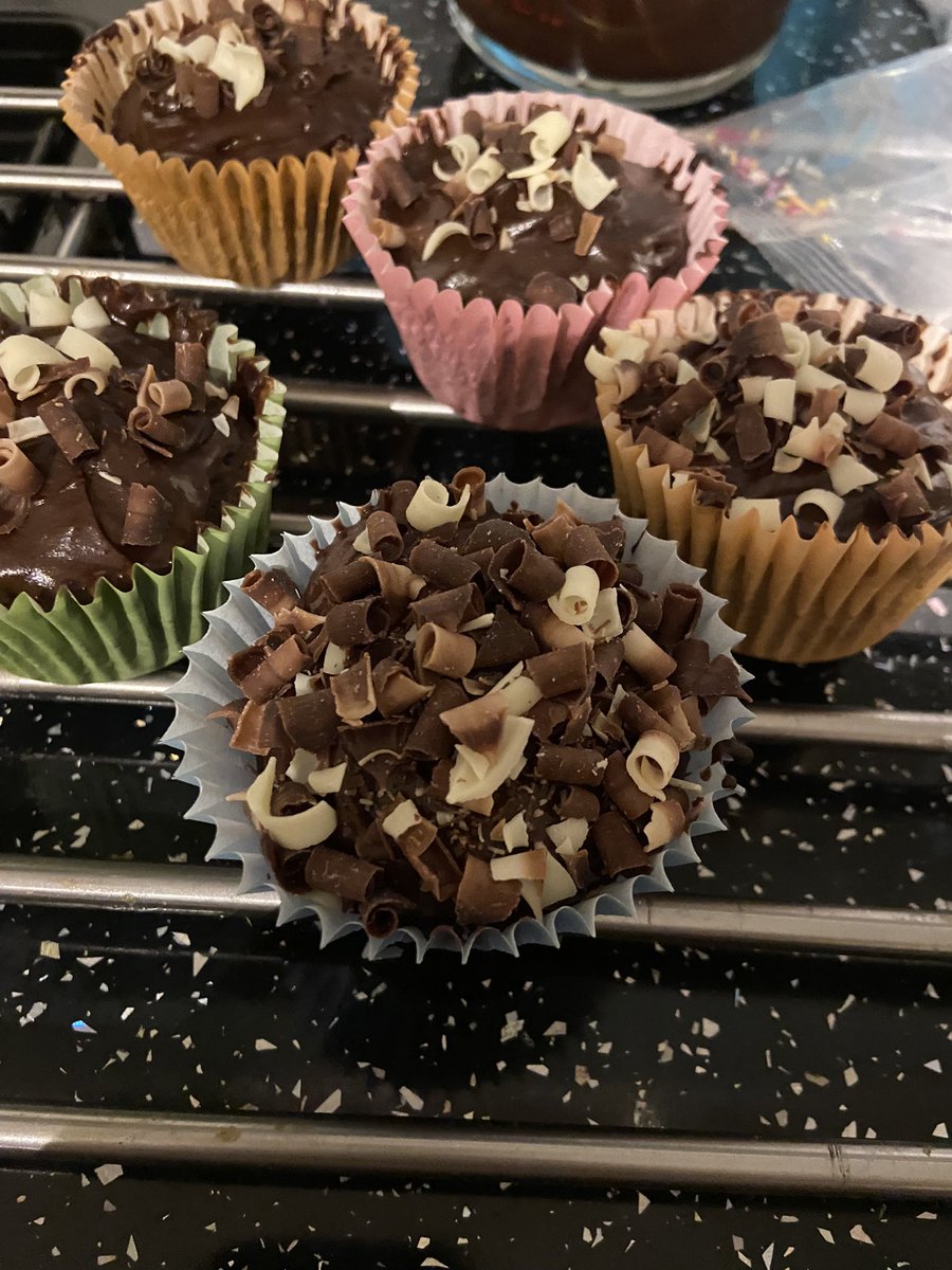 nb28's tweet photo. @MundellaBears Leila B made delicious chocolate cupcakes https://t.co/aFmC4rein5