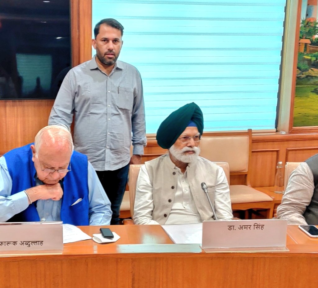 माननीय सांसद, पूर्व IAS <a href="/DrAmarSinghINC/">Dr. Amar Singh</a> जी को खाद्य एवं उपभोक्ता मामलों की स्थायी समिति के सदस्य के रूप में नामित होने पर बहुत-बहुत बधाई।
<a href="/DeepakBhaardwaj/">Deepak Bhardwaj</a>  <a href="/fooddeptgoi/">Department of Food & Public Distribution</a>