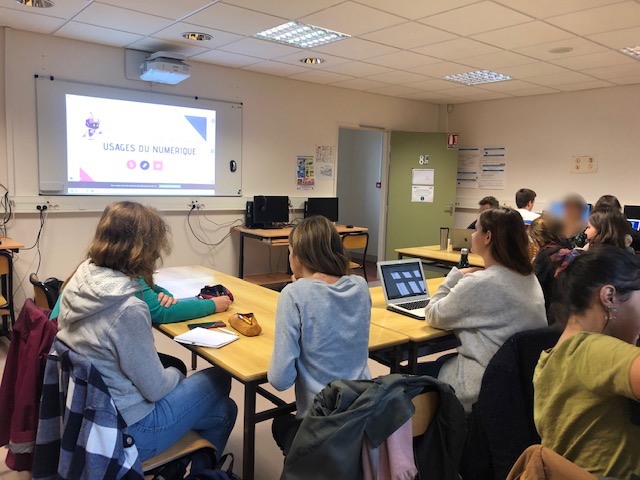 Numerique37's tweet photo. ▶️Formation des PES : développement des compétences du #CRCN avec l'ENT #PrimOT et les défis de la mission @numerique37 pour :
✅Adapter, différencier
✅Donner du sens aux apprentissages
✅Valoriser les productions
✅Faire du lien avec les familles
@dsden37 @IENASH37 @Drane_ot https://t.co/TCvpkMqHWl