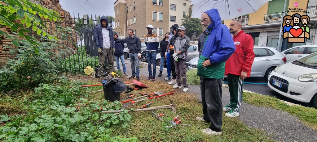 Retake_Roma's tweet photo. Due esperti hanno infatti iniziato ad insegnare ai nostri amici, socialmente ed economicamente fragili, il modo corretto di utilizzare le attrezzature di base.
L'inizio di un percorso formativo che potrebbe trasformarsi in una opportunità lavorativa. #RetakeSolidale https://t.co/jtcjNwiizN