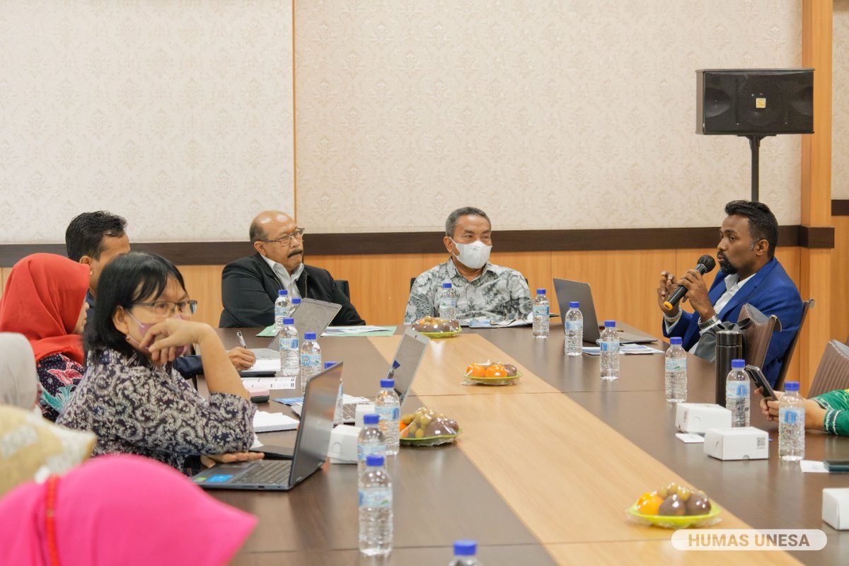 Tiikm_SriLanka's tweet photo. Celebrating strong partnerships and global collaboration, we are proud to announce the signing of an official MOU for academic corporation between @Official_UNESA, Indonesia, and The International Institute of Knowledge Management (TIIKM).
#Tiikm #UniversitasNegeriSurabaya https://t.co/ENTAes9loZ