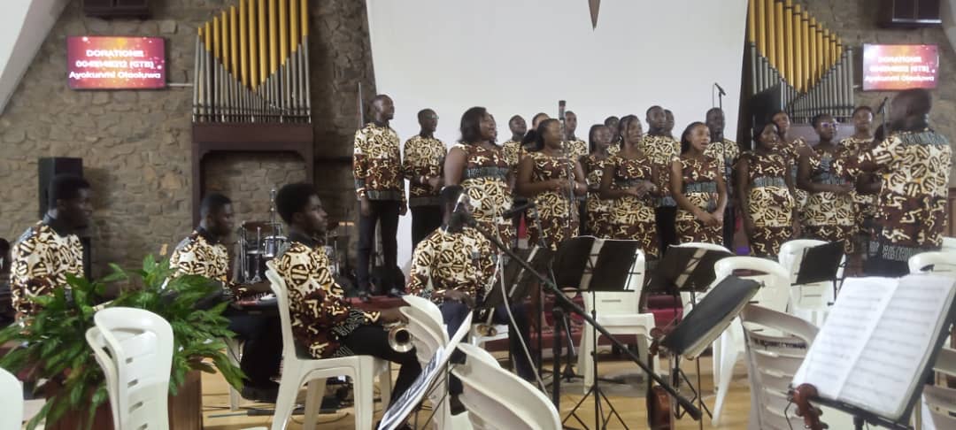 CityMarval's tweet photo. Concerto di Amicizia Season 2.0

Blessed Family Choral, Ghana on stage. Conducted by Eddy Adusei, a Ghanaian Media guru and brilliant politician
Convener: Ayokunmi OlaOluwa (Marval Music) https://t.co/YnTBqqAZyg