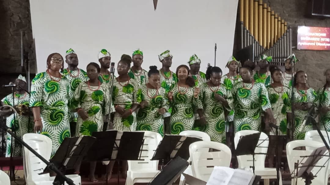 CityMarval's tweet photo. Concerto di Amicizia Season 2.0

BACMAC CHOIR on stage. Conducted by Kelechi Agu (Kaycee)
Convener: Ayokunmi OlaOluwa (Marval Music) https://t.co/OBCfBh5XNR