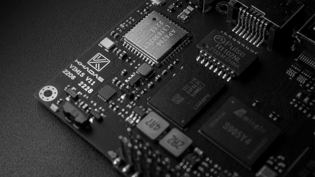 khadas_official's tweet photo. Khadas VIM1S, a Amlogic S905Y4 SBC with OOWOW embedded service and AV1 4K60 decoding. VIM1S is Maker-friendly and a popular choice for many projects. 

More details: https://t.co/tp4jI4tETE 

#KHADAS #vim1s #vim1 #sbc #Amlogic #maker https://t.co/sh0kWCuSZF