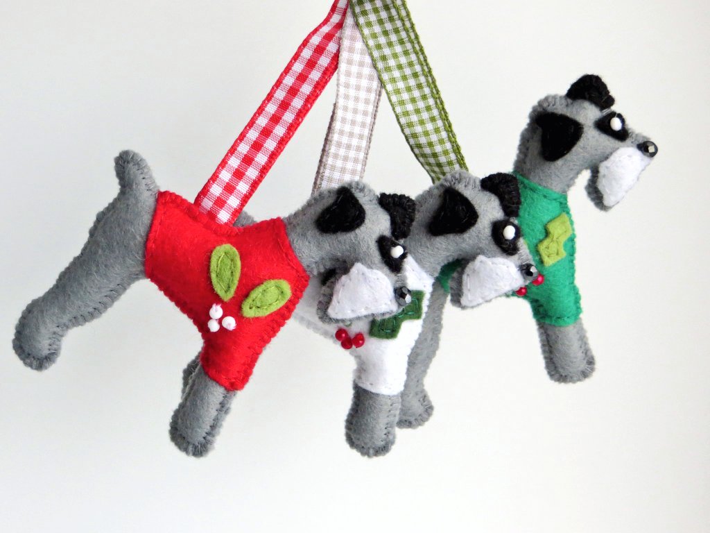 Check out this item in my Etsy shop etsy.com/uk/listing/163… Give your #christmastree some Wowzer - with a festively be-jumpered #Schnauzer 🎄🐕 #schnauzers #DogsOnTwitter #etsy #Christmasgifts #ornaments