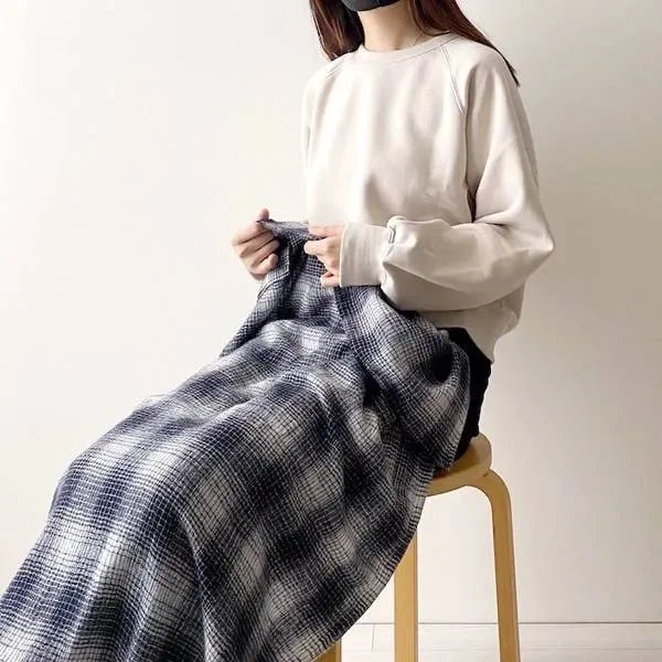 【感動】ボリュームたっぷりでかわいいユニクロの「ふわふわストール」ずーっと触ってたいくらい気持ちいいの!ユニクロの「カシミヤストール」が気持ちよすぎるふわふわな肌触りがもう最高なの…!大きめサイズだから、マフラーやひざ掛けにもなりますよ〜。 