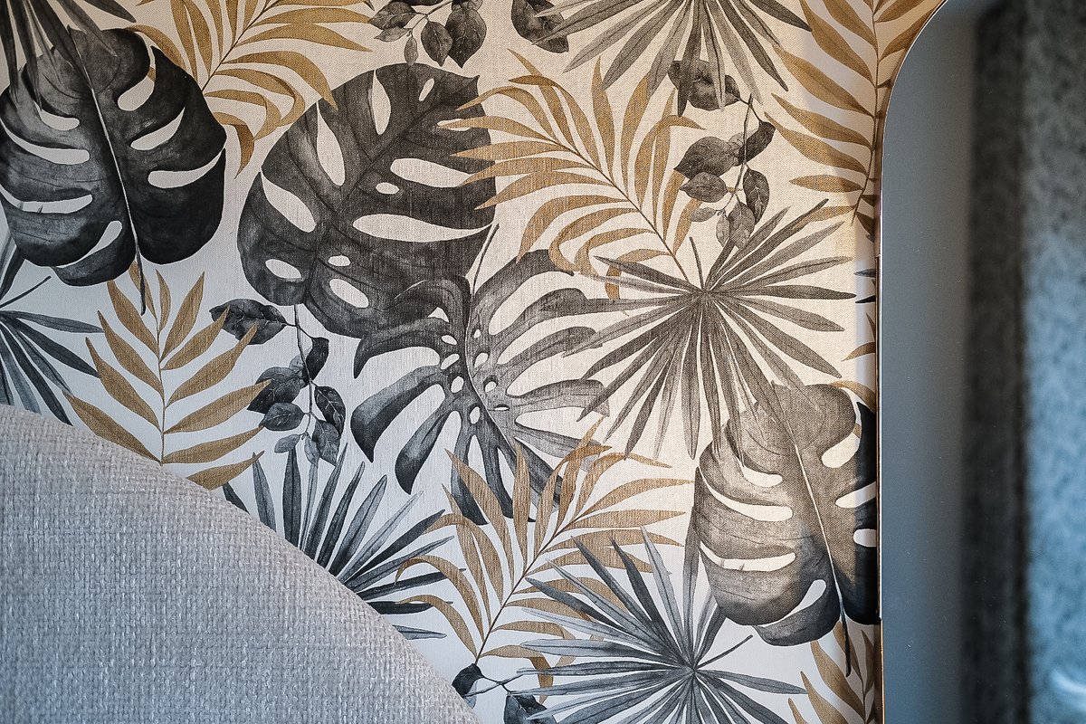 edwardthomasint's tweet image. This exotic wallpaper from @ArthouseLtd has a relaxed contemporary feel thanks to its on-trend bold palm print design and metallic gold highlights. 
#wallpaperwednesday #wallpapers #interiordesign #homedecor #photography #interiors #wallpaperdecor #walldecor #interiorstyling