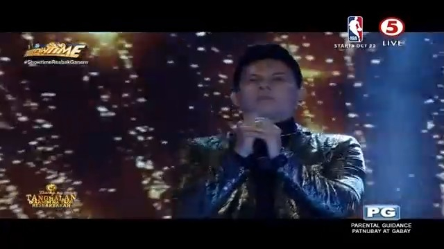 TV5manila's tweet photo. Congratulations Chito Ricafrente ! Ikaw ang Resbakbakan winner ngayong araw!🎤

#ShowtimeBeksciting
#ItsShowtimeTV5
#IBAngSayaPagSamaSama https://t.co/ppHcc2jyxT