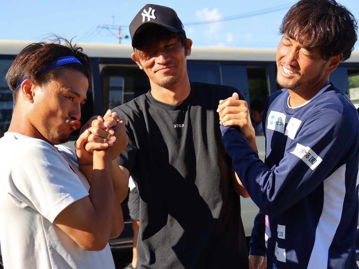michi_s18's tweet photo. 優勝&amp;準優勝おめでとう 💙🤍💙
3人とも本当にお疲れ様！！！！ https://t.co/CVXWbg4Vo4