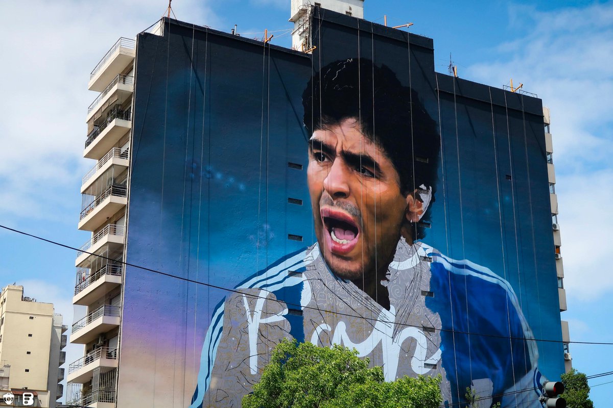 Mural terbaru Diego Maradona di Buenos Aires. 😍🇦🇷

(via <a href="/_BeFootball/">BeFootball</a>)