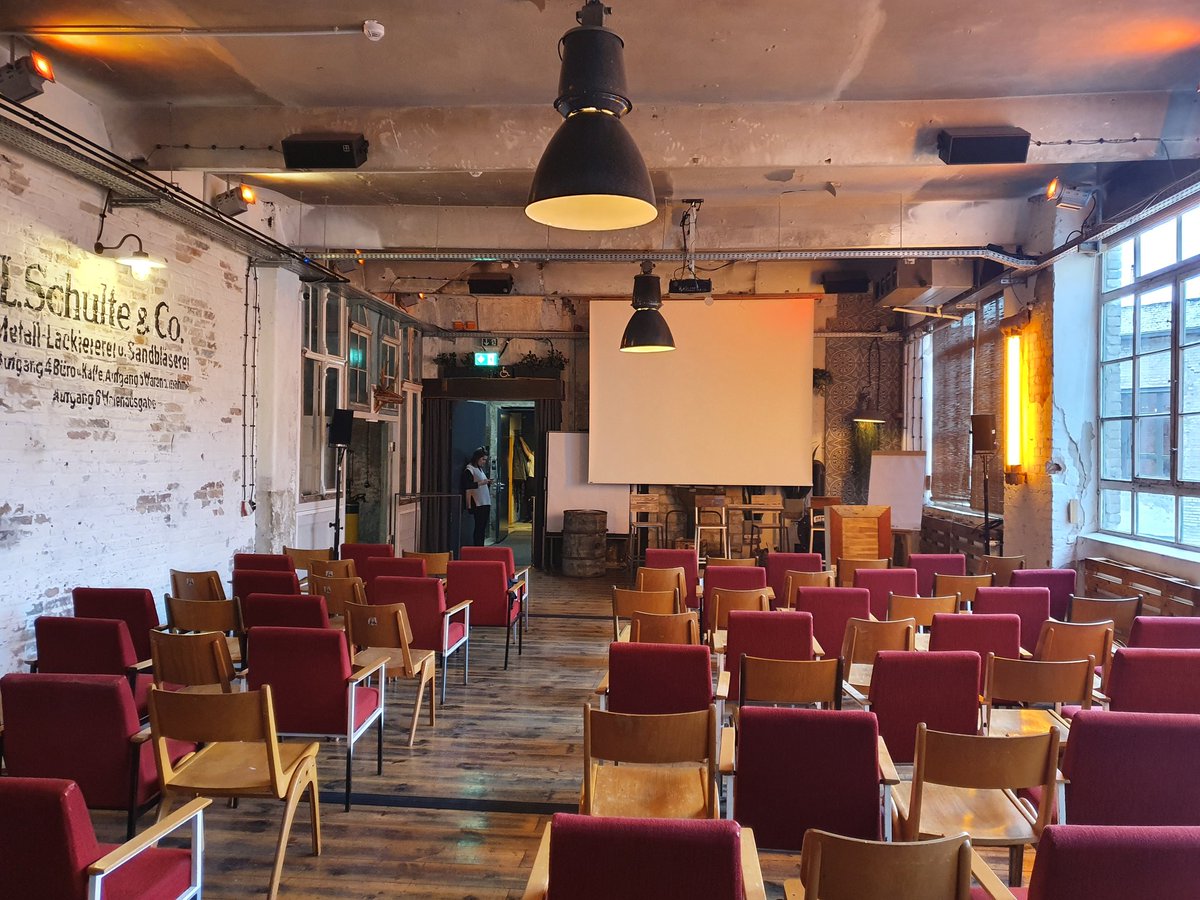 In Berlin for #mx3Berlin disecting media trends with <a href="/bmorrissey/">Brian Morrissey</a> <a href="/KuengLucy/">Lucy Kueng</a> <a href="/fippceo/">FIPP CEO</a> <a href="/ChloeCombi/">Chloe Combi</a> <a href="/aezeevalkink/">Alexandra Zeevalkink</a> and many others