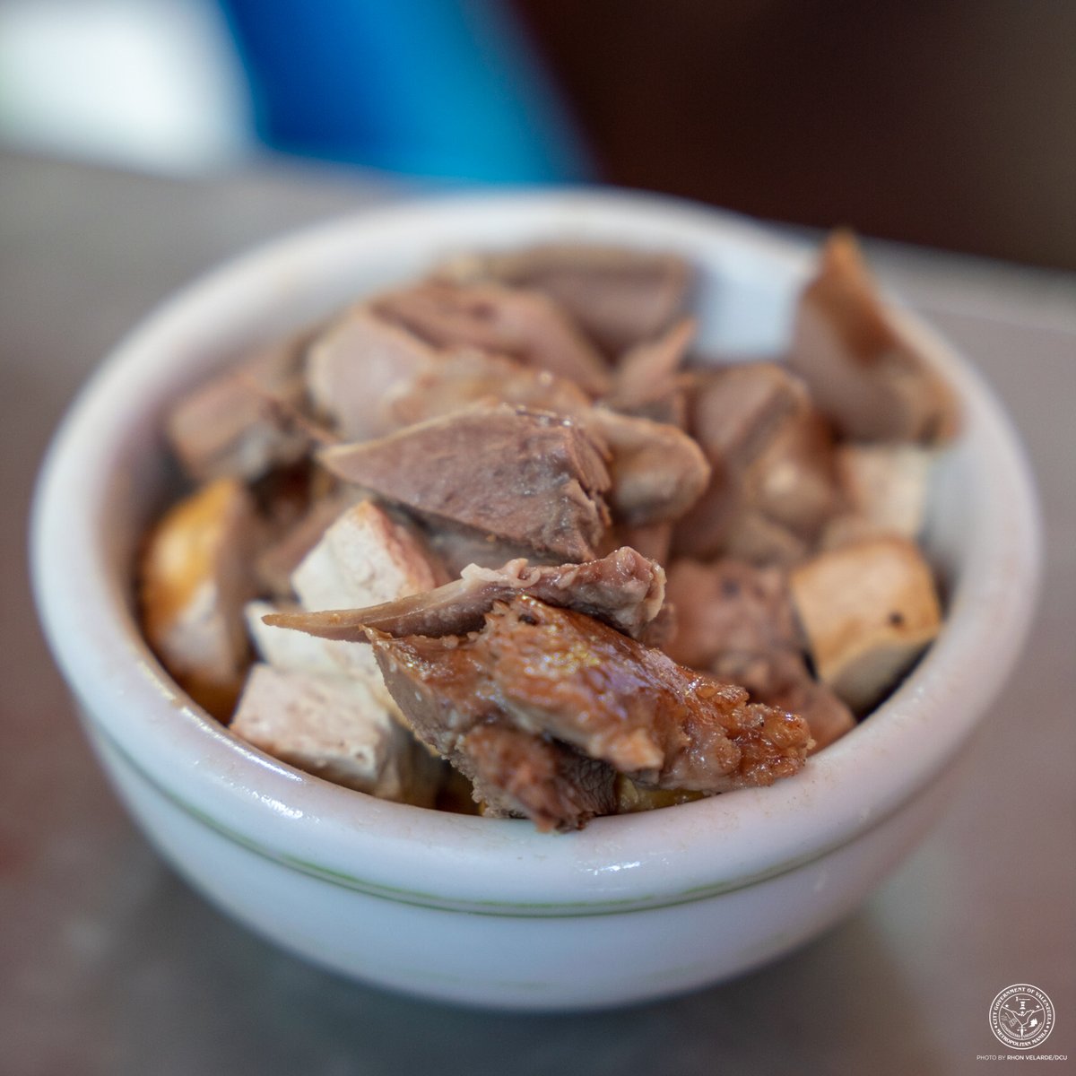 valenzuelacity's tweet photo. 2 pesos na lugaw? Dito lang ‘yan sa Valenzuela City! 🥣❤️
📍 Mang Romy’s Lugawan, Pio Valenzuela St., Brgy. Marulas, Valenzuela City
#valenzuelacity #touchdownthursday #marulas #lugaw #food #foodtrip #kain #busog #foodie #lugawan https://t.co/S5p7KoIQty