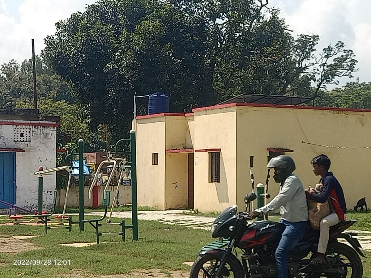 साल बीतने को है, किताबें नदारद
शिक्षक बेबस होकर कर रहे खुद पुस्तकों का उठान
सरकारी आदेशों का मखौल उड़ाया हुआ अधिकारियों का एक और कारनामा, विद्यालय तक किताबों को पहुंचाने के पैसे को भी डकारने की फिराक में
#nipunbharat
<a href="/dmshravasti/">DM Shravasti</a> 
<a href="/CDOShravasti/">CDO Shravasti</a> 
<a href="/myogiadityanath/">Yogi Adityanath</a> 
<a href="/PMOIndia/">PMO India</a>