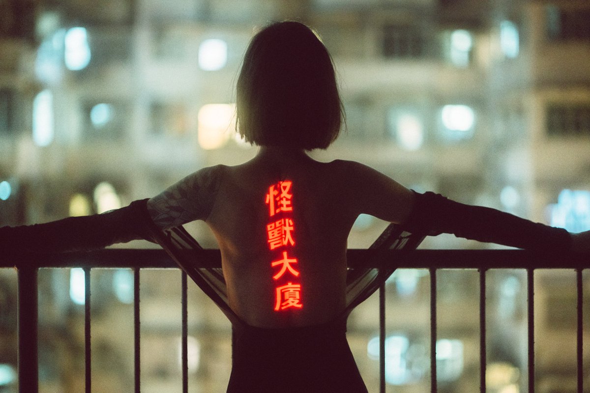 FishMonkeyCow_'s tweet photo. Neon nights in Hong Kong https://t.co/pfF47LFFbx