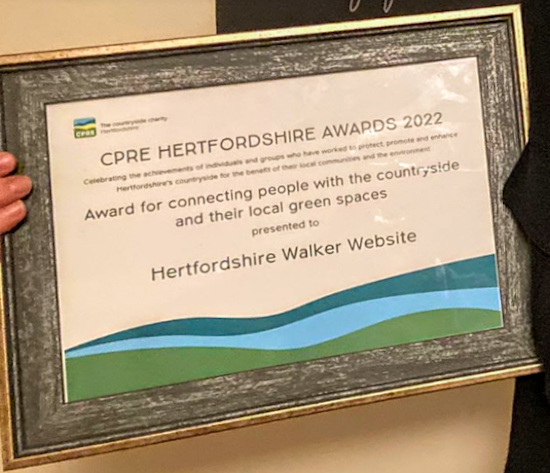 HertsWalker's tweet image. The countryside charity, CPRE Hertfordshire @CPREHerts has awarded Hertfordshire Walker a Gold Standard award 2022. The site also won an award for &quot;connecting people with the countryside and their local green spaces&quot;. hertfordshirewalker.uk/2022/10/hertfo…
#HertfordshireWalks #freewalks