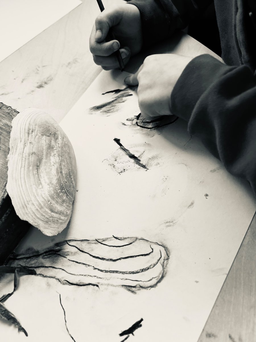 RinglandPrimary's tweet photo. In Nursery we have been observing and enabling children’s fascinations in ‘Found Treasures’ #independentlearners #aweandwonder #charcoal #everyoneneedsnature @FroebelTrust @EAS_EarlyYears  @Curiosityappro1 https://t.co/6iHQgtJEns