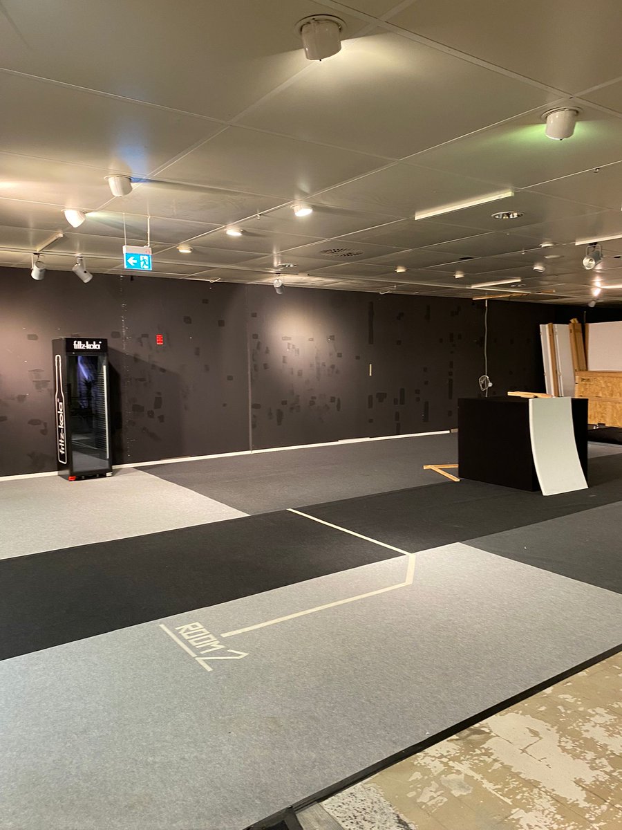 As if nothing ever happened. We want to thank all supporters who helped us building this thing. Also big probs to all the amazing people <a href="/artstadt/">ArtStadt</a> what you do is important.
#NFTCommuntiy #artists #artstadt #exhibition