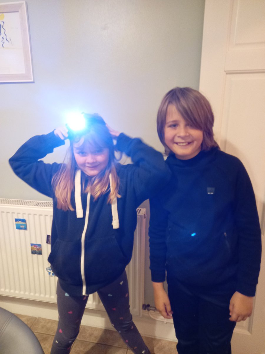 akjohnners's tweet photo. Are you ready @Waterprimary? 😂🎒👫 #PGL https://t.co/TbUVeGvypa