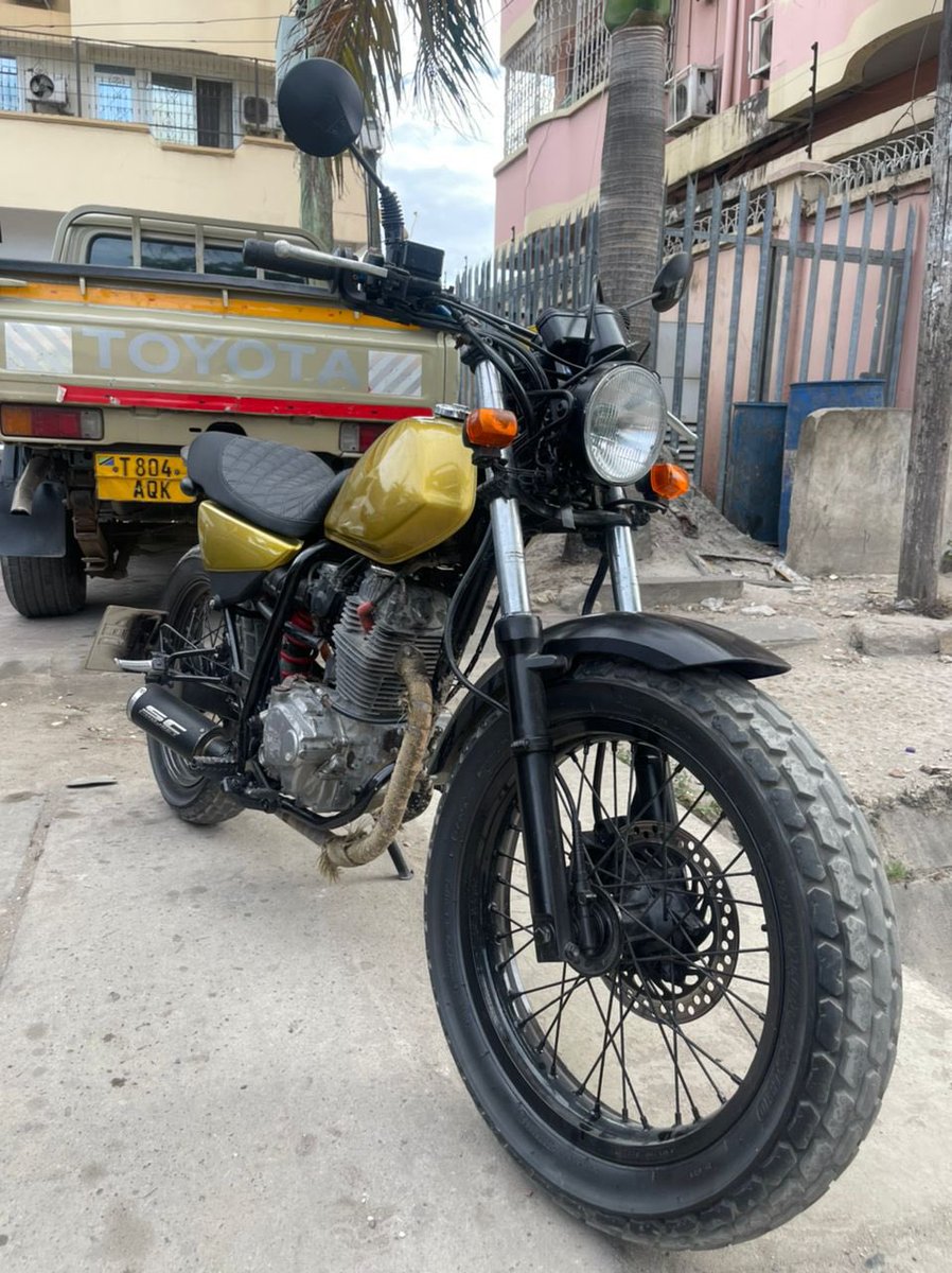 _azzard's tweet image. Honda FTR223 
Color is Gold.
Inahitaji 5,400,000/-
Bado mbichi kabisa
Ipo Dar es salaam Tanzania.
Kwa maelezo zaidi tucheki;
0764 232 066.