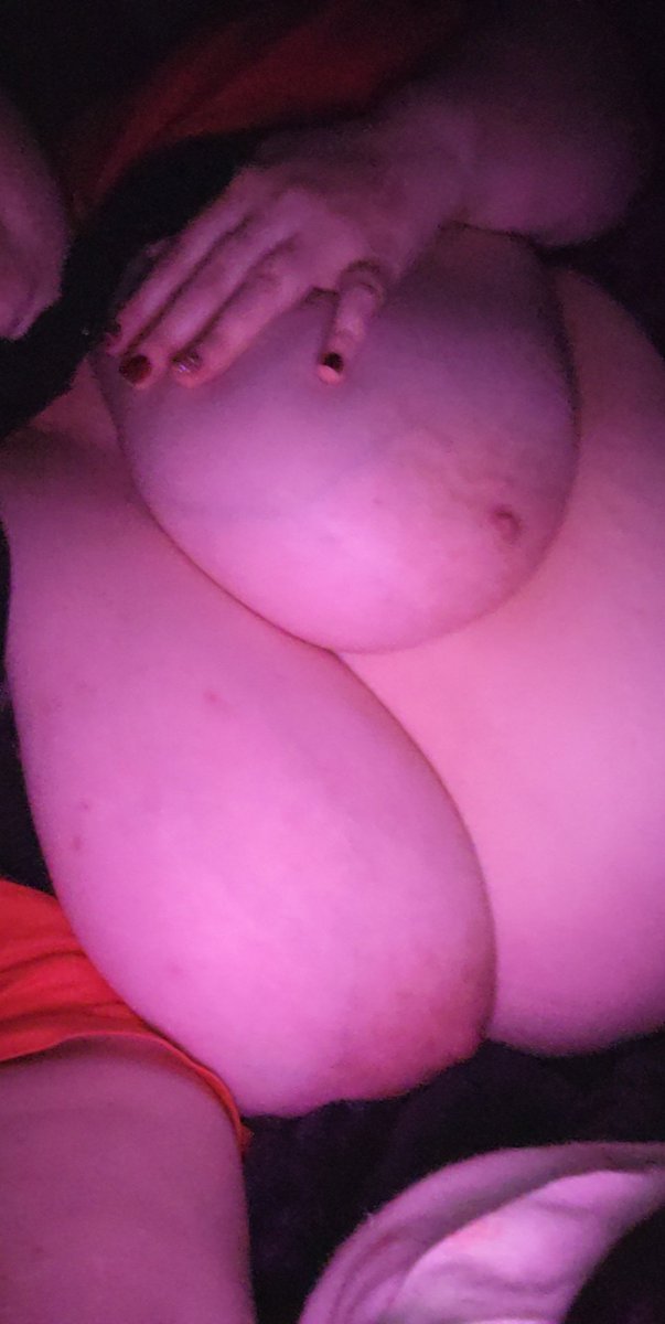 PumpkinBatssbbw's tweet photo. Getting a little slutty on snapchat https://t.co/dhx1OCQJI5