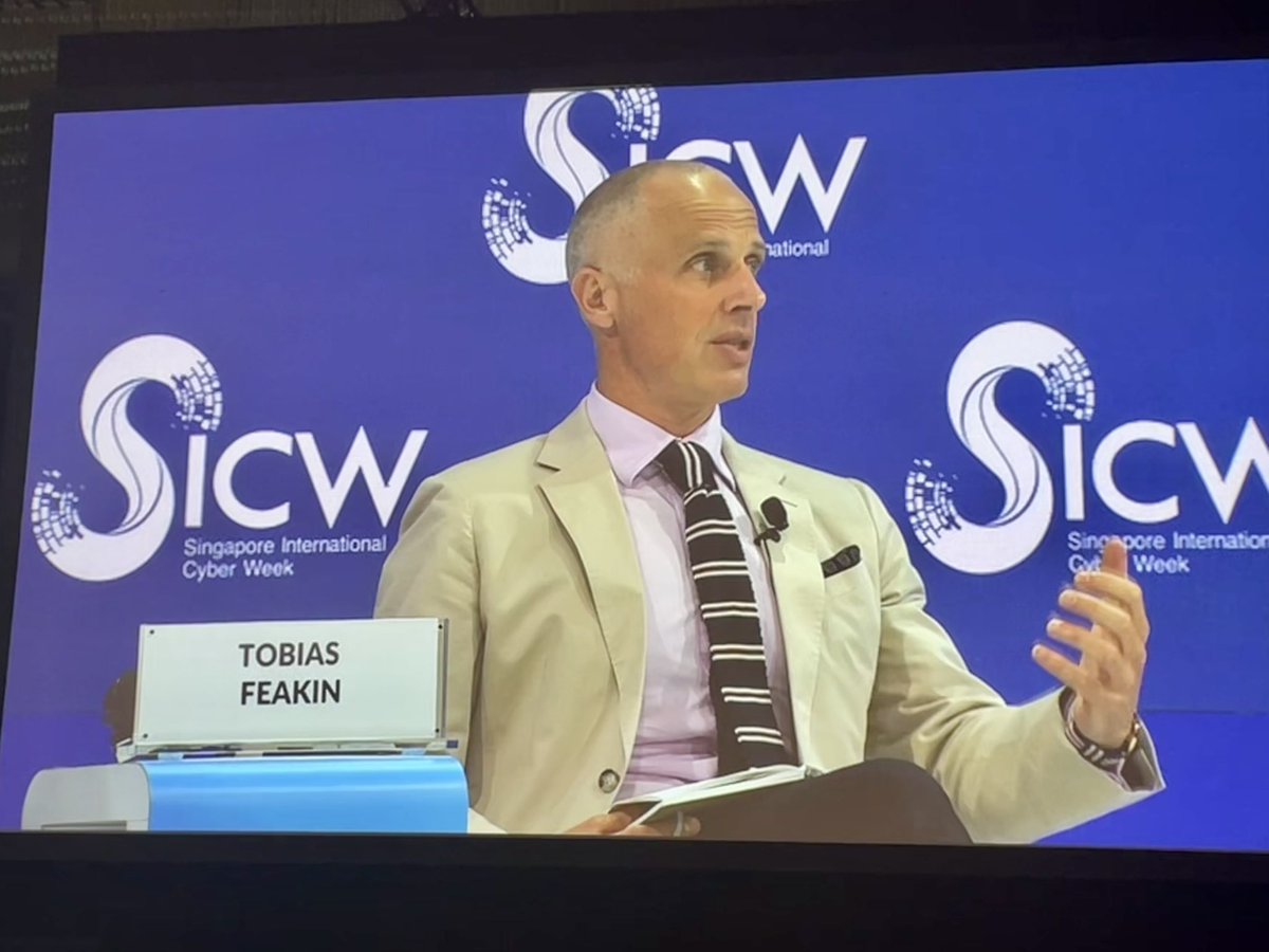 How do we build confidence & trust in cyberspace? It must be through a whole-of-society approach but most critically for govts - through transparency. Without trust, cyberspace doesn’t work. Tackling the big questions on behalf of 🇦🇺 at #SICW2022 @CSAsingapore