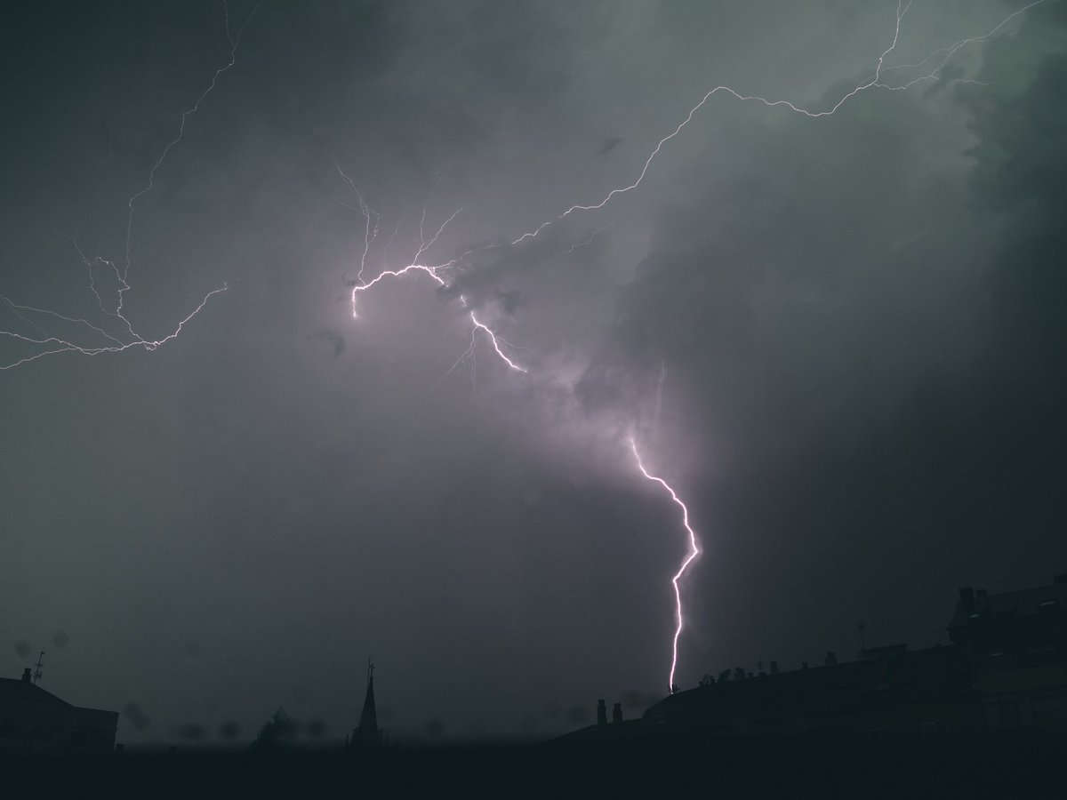 ismabiempica's tweet photo. Amencer con trebons
#OMSystem #olympus #omd #storm #trebons #raio https://t.co/JkKQRqShgD