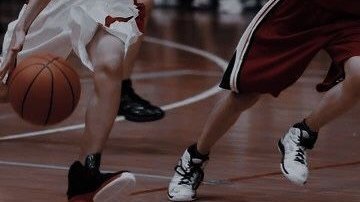 MARAHUYO,
a mini heejake au.

france, the strict CAT platoon commander hates the mischievous basketball captain, shan who loves teasing him every chance he gets.