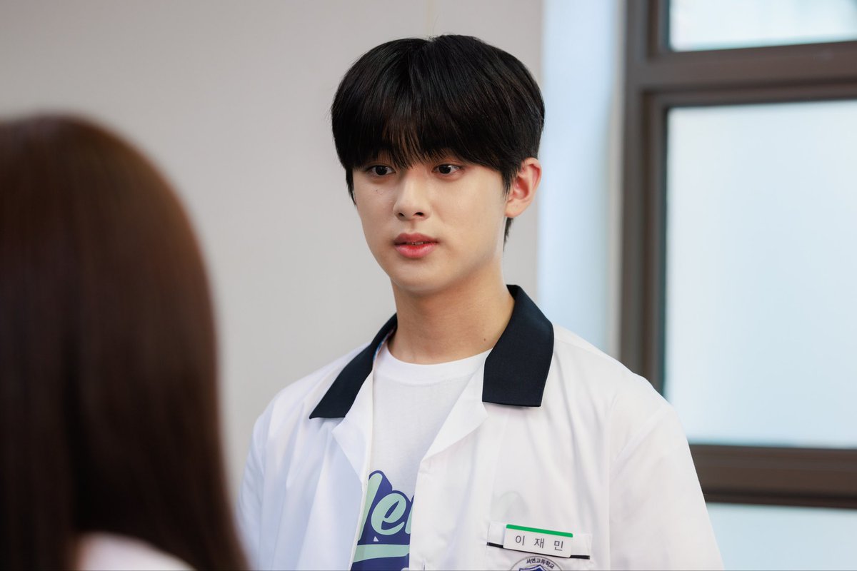 minkyu_0312's tweet photo. [💌NOTICE]
잠시 후 오후 5시❗
Wavve 오리지널 드라마
'청춘블라썸' 11-12회에서
형을 그리워하는🥲
재민이의 이야기와 함께해요🤍❤️

✔https://t.co/OqH2Jh46TJ

#김민규 #민규 #KIMMINKYU
#청춘블라썸 #이재민 https://t.co/H51WZH6jvK