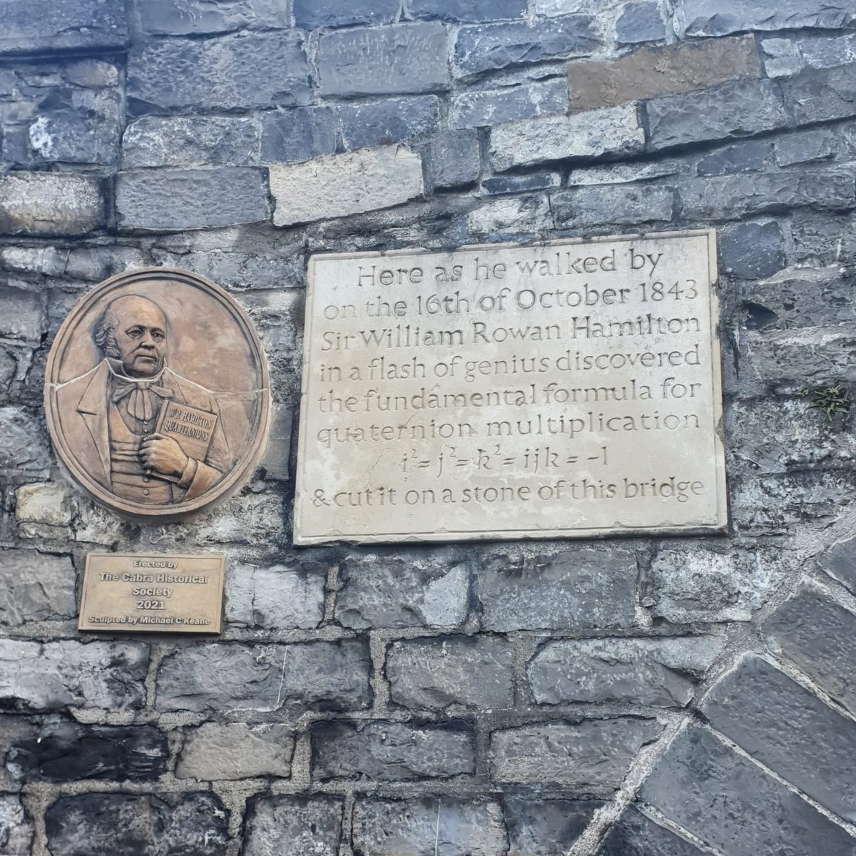 DominicanCGA's tweet image. TY students #mathsweek2022 commemorate Hamilton’s  Eureka moment &amp;amp; creation of Quaternions, on the banks of the Royal Canal in Dublin-October 16, 1843. Students learning about the fundamental role that this number system plays in 🖥️ games, animation, physics, engineering &amp;amp; more!