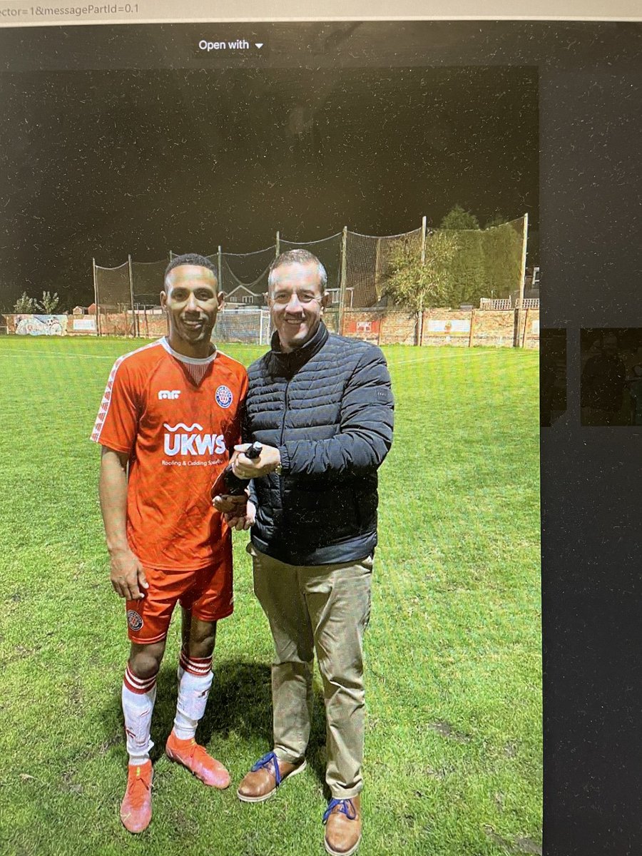 What a win!! , thank you to our match day and training kit sponsors ⁦<a href="/hardy_nik/">Nik Hardy</a>⁩ ⁦<a href="/HardySignsLtd/">Hardy Signs Ltd</a>⁩ ⁦<a href="/DanielNikolla3/">Daniel Nikolla</a>⁩ for attending and presenting to match winner Michael Williams 👏🏻👏🏻👏🏻👏🏻🔴⚪️🔴