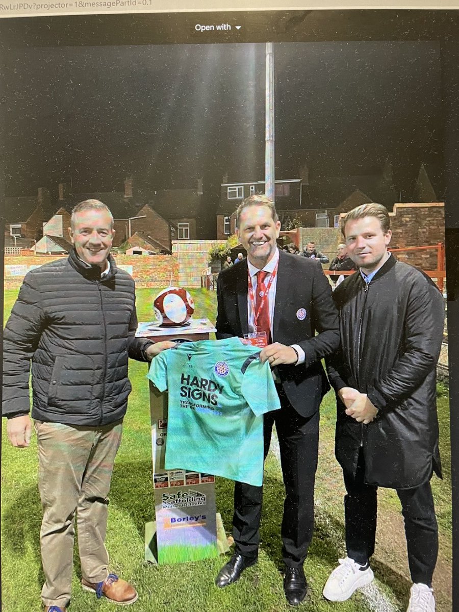f_gresley's tweet photo. What a win!! , thank you to our match day and training kit sponsors ⁦@hardy_nik⁩ ⁦@HardySignsLtd⁩ ⁦@DanielNikolla3⁩ for attending and presenting to match winner Michael Williams 👏🏻👏🏻👏🏻👏🏻🔴⚪️🔴 https://t.co/onRmFj2O5x