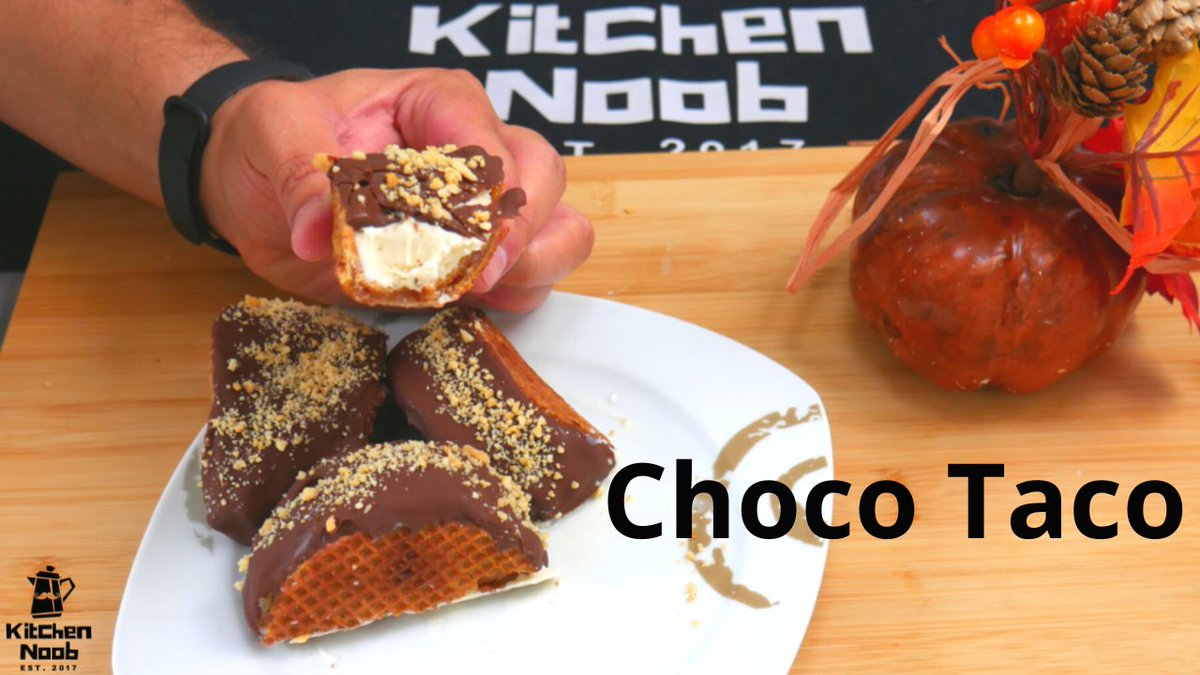 KitchenNoobcom's tweet photo. Estos #chocotaco 🍨🌮 caseros seran la sensación de chicos y grandes, son unos #tacos rellenos de #helado y cubiertos de #chocolate
Aquí la receta: https://t.co/QykYsPeG7q https://t.co/WE9BFoDT7V