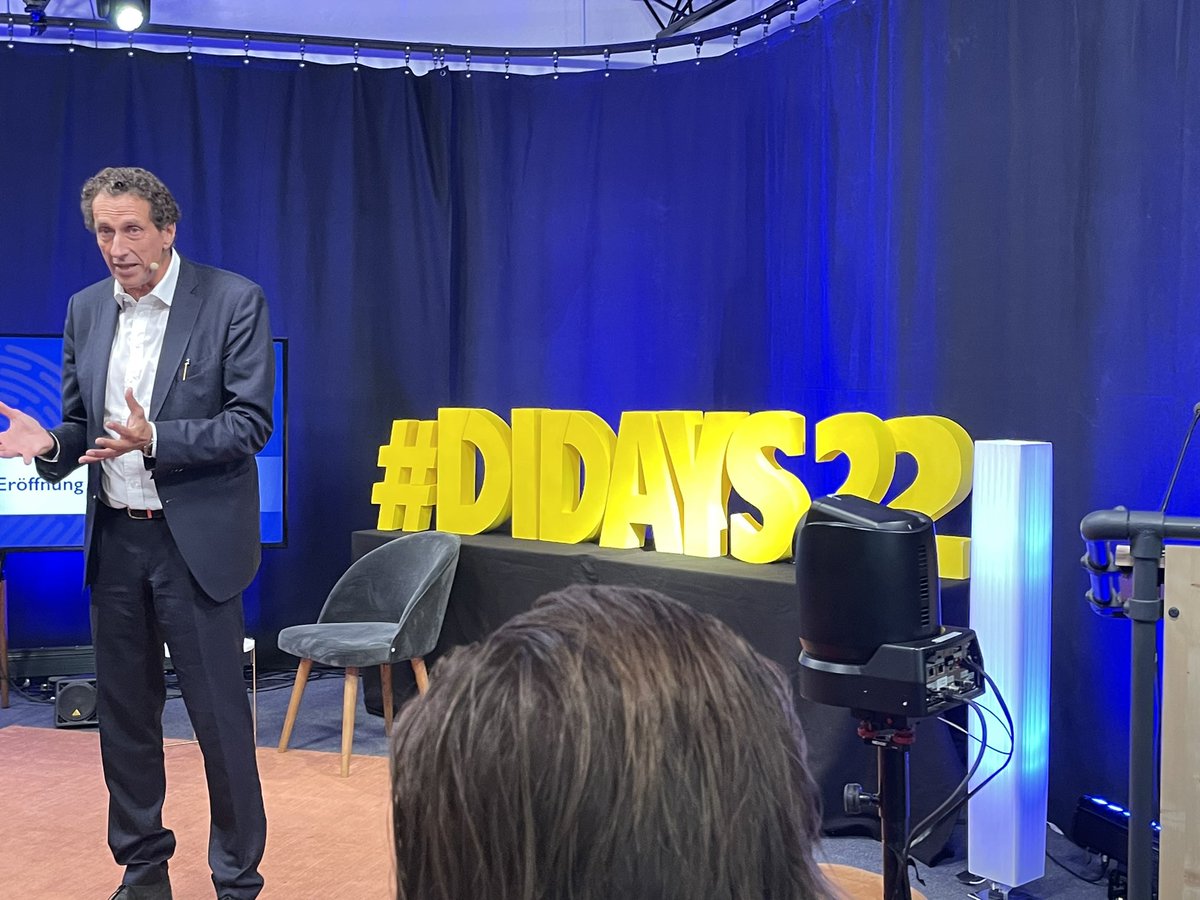Ohne humanistisches Fundament bricht alles weg <a href="/Nida_Ruemelin/">Julian Nida-Rümelin</a> auf den #didays22 zu #digitalerhumanismus #digitalisierung <a href="/DigitalCityWien/">Digital City Wien</a> <a href="/DigitalesWien/">DigitalesWien</a>