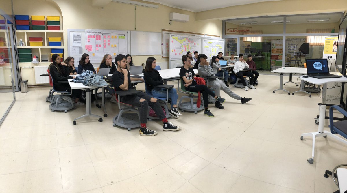 ppenalvera's tweet photo. Muchas expectativas con la píldora formativa de @arodera en #HackathonDigitalFP
Infinitas posibilidades de #TIC y #tecnologías para trabajar y construir nuestra solución tras validar…
#Pivotando que es gerundio…
@FPinnovacion @CABK_Dualiza @diverxiamlg https://t.co/D8VG7lTzi1