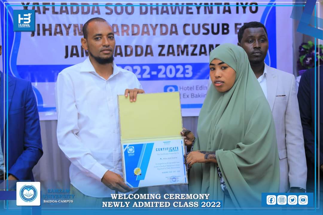 Hubaalbs's tweet photo. Sawiro Q2aad Ardeydii ugu dhibcaha badnaa kuliyadaha kala duwan ee jaamacada sanad waxbarashadeedki tagey ayaa la gudoon siiyey shahaadoyin mahad celin ah Dadaalkii ay muujiyeen owgeed 2021-2022.

Hubaal Broadcasting Service https://t.co/BIUpdz4FpD