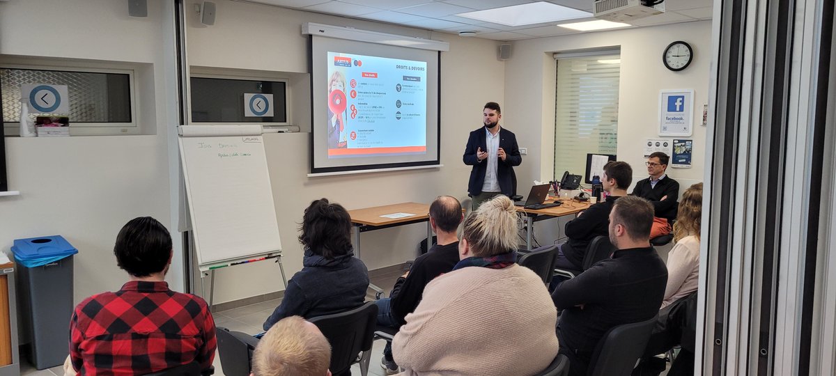 Belle affluence ce matin à l'agence d'#Argenton pour la présentation des postes d'opérateur IAA par #MademoiselleDessert et <a href="/ARTUSINTERIM/">ARTUS INTÉRIM</a> . Sont présents des candidats #CEJ #AIJ et Mission Locale notamment 👍👍 @poleemploi_RCVL <a href="/IPirot/">isabelle pirot</a> <a href="/LeMaoutMP/">LE MAOUT Marie-Pierre</a> <a href="/lhoste_nicolas/">Lhoste Nicolas</a>  #AvecPoleEmploi