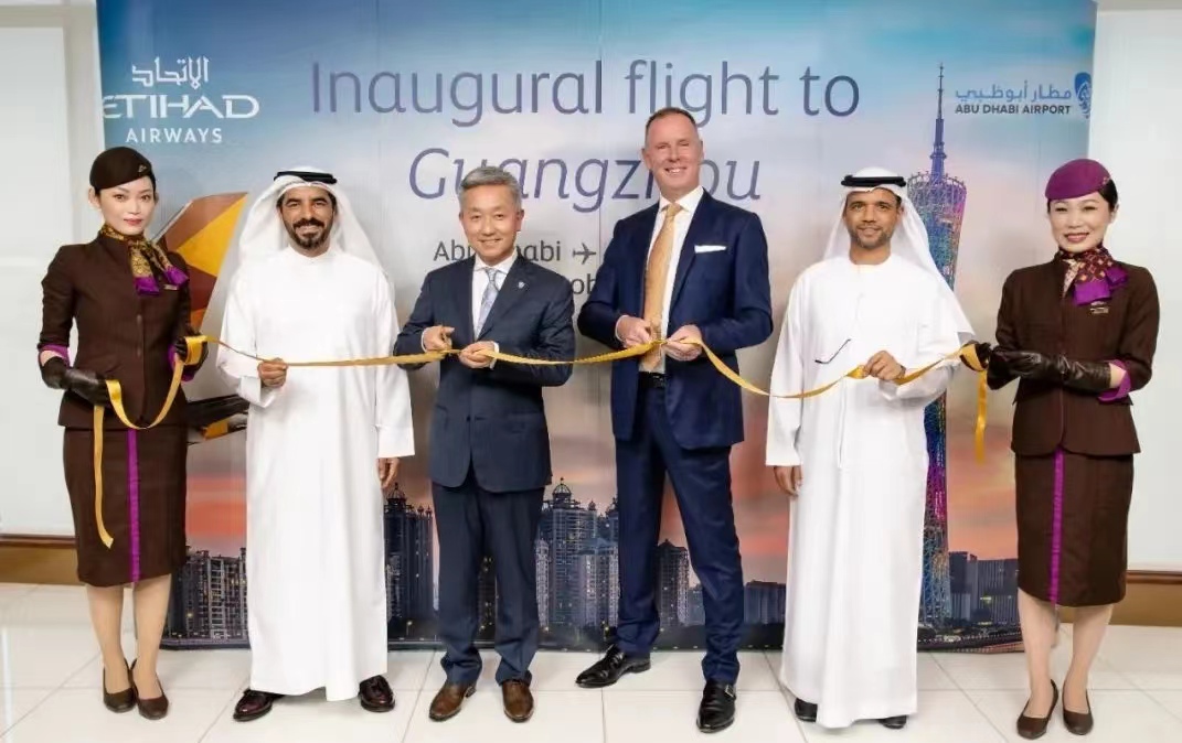 WHCExpo's tweet photo. #China-#UAE enhance strategic cooperation in #Chinese-#Arabic #HealthTourism, #Luxury #Wellness #Tourism Industries 
Congrats to Inaugural Flight from #AbuDhabi to #Guangzhou by #Etihad Airways   
#Economy #HealthDestinations #HealthyCities #Tourism #Airlines @UNSDGWorld @etihad https://t.co/RKf1aupDCx